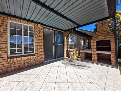 Townhouse For Rent in Wapadrand, Pretoria
